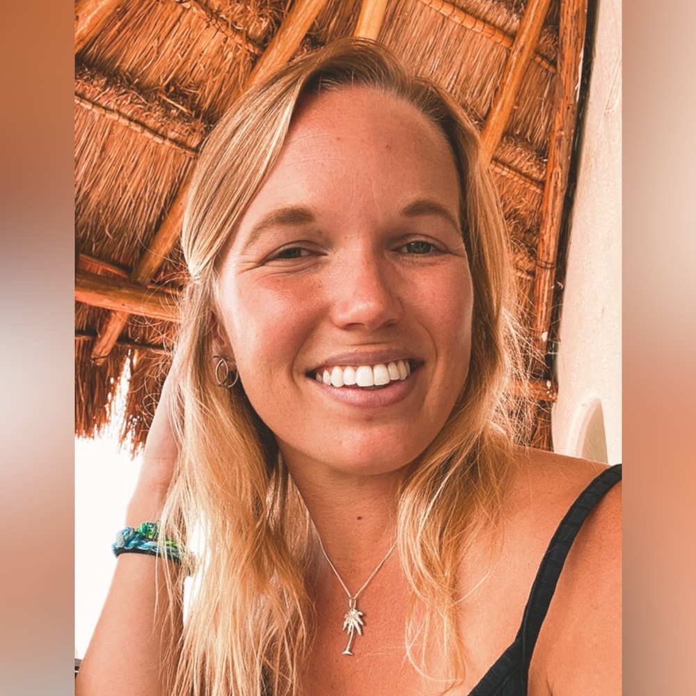 Meet your Posher, Caitlin